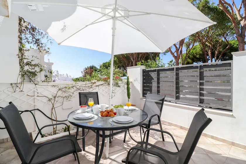 Beautiful sunny townhouse - great resort facilities - Image 1
