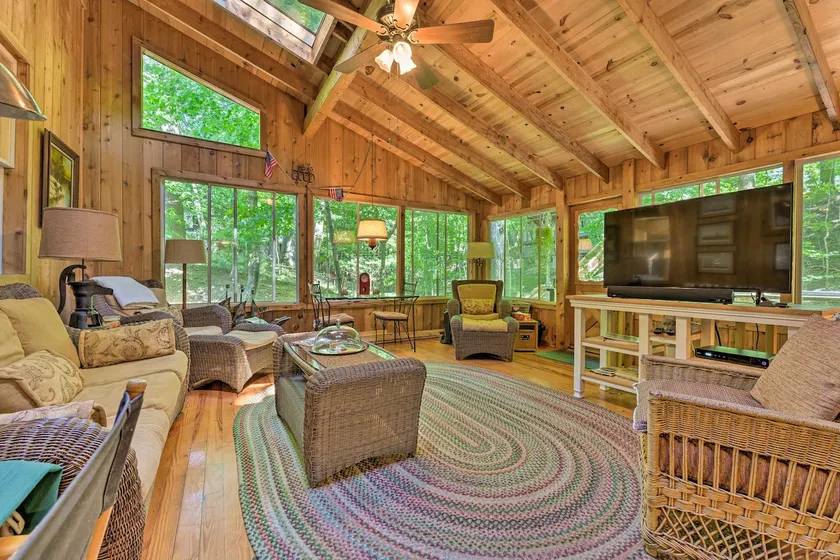 Douglas 'Whispering Winds' Cottage w/ Beach! - Image 1
