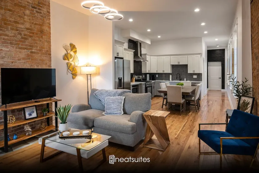 3 Bedroom Condo - Close to Stadiums & Downtown - Image 1