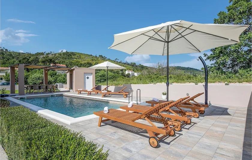 Stunning Home In Tugare - Image 1