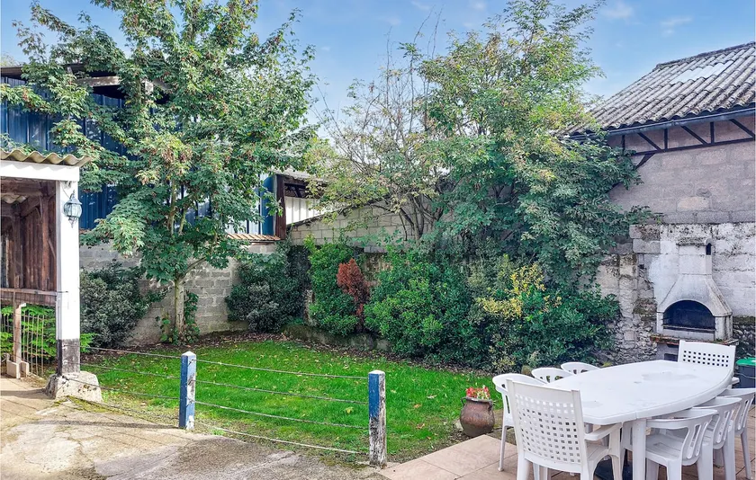 5 Bedroom Gorgeous Home In Longvilliers - Image 1
