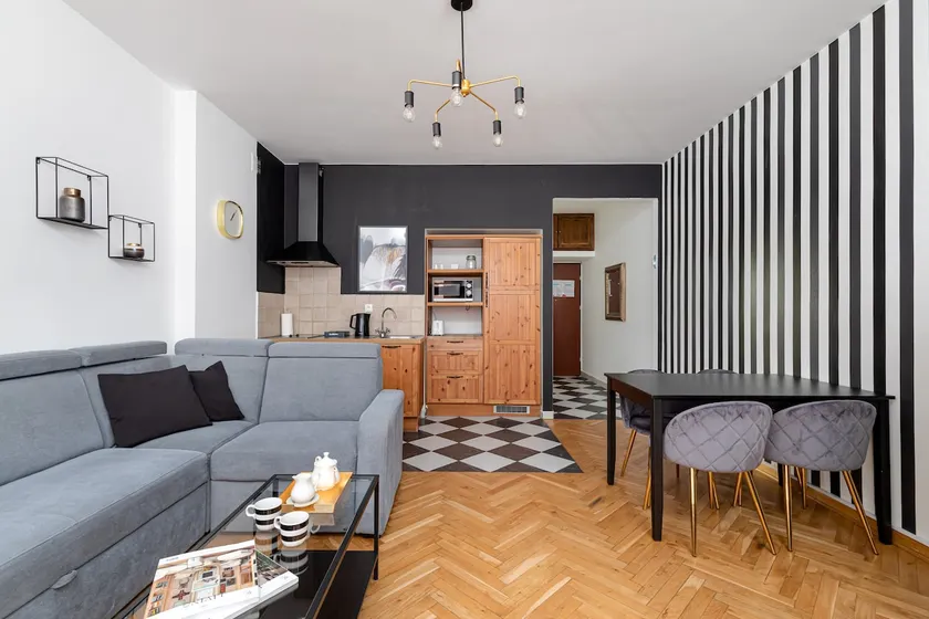 Elegant Apartment Old Town Rycerska - Image 1