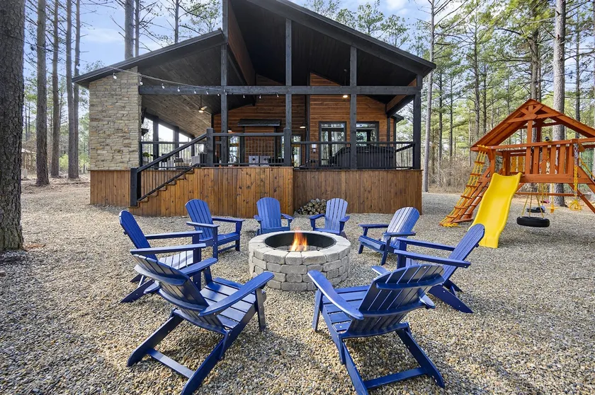 Family & Group Cabin w/ Hot Tub & Game Room - Image 1