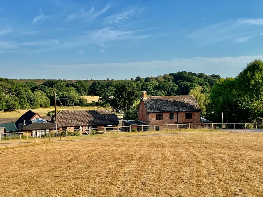 Arniss Farmhouse - Image 1