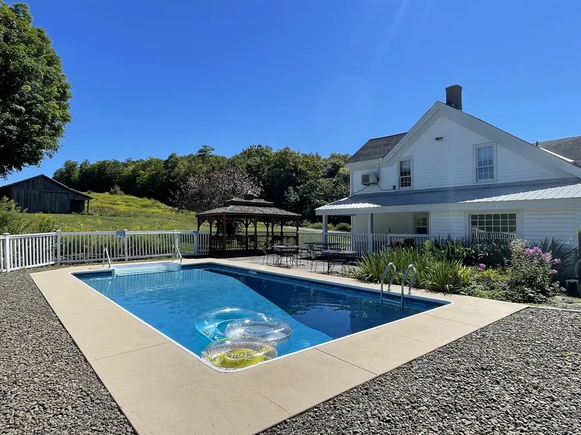 Peterson Place - Large updated farmhouse, pool, fire pit, close to Oneonta - Image 1