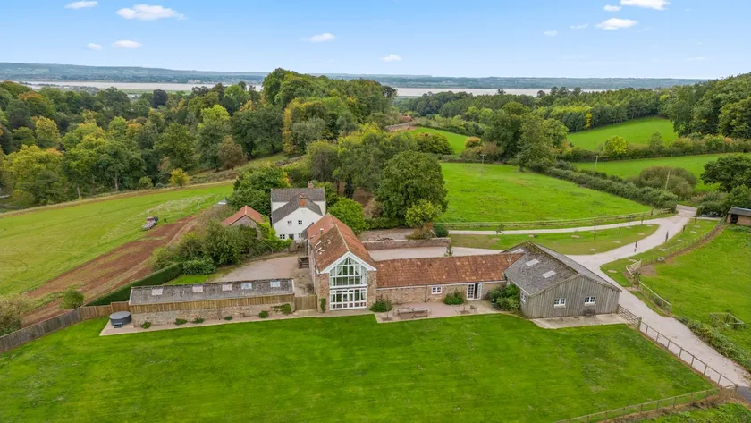 Lodge Barn, Forest of Dean - sleeps 18 guests  in 9 bedrooms - Image 1