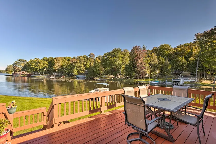 Lakefront Ludington Retreat w/ Kayaks & Fire Pit! - Image 1
