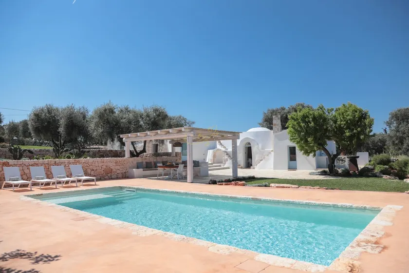 TD Lamiamola Stylish Trulli Lamie with Pool - Image 1