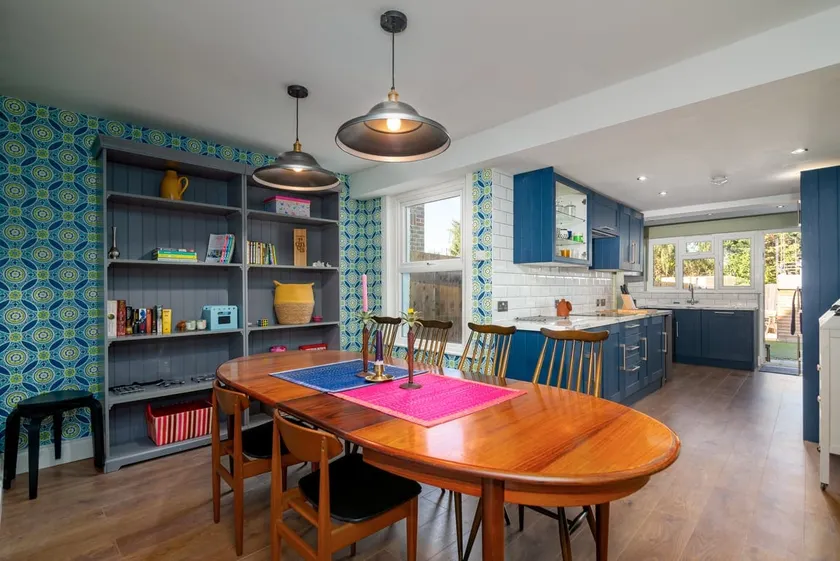 Moonbeam Cottage - Cosy London Cottage - Image 1