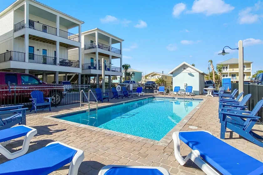 Summer Getaway| Heated Pool, Fully Loaded - Image 1