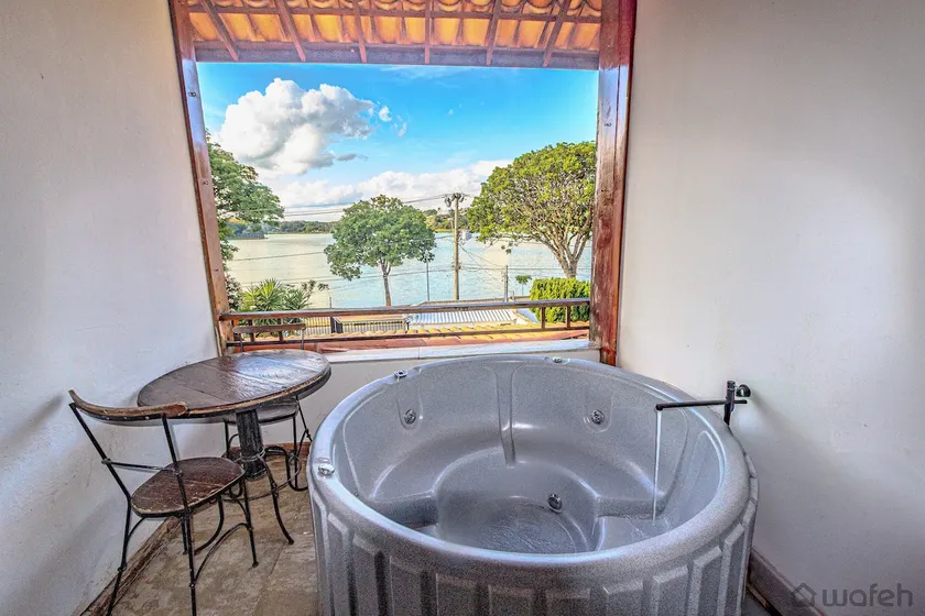 Unique Suite with Jacuzzi and Lagoon View - Image 1