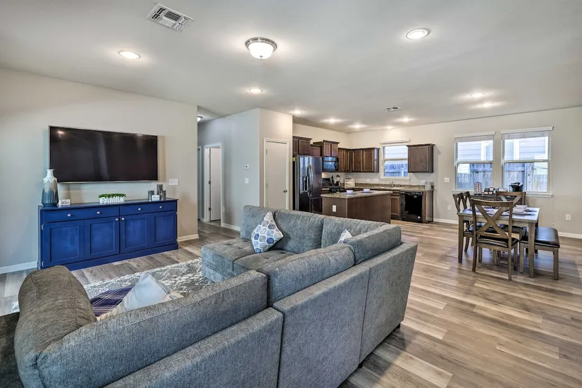 Family Home w/ Fenced Yard in Austin Suburbs! - Image 1