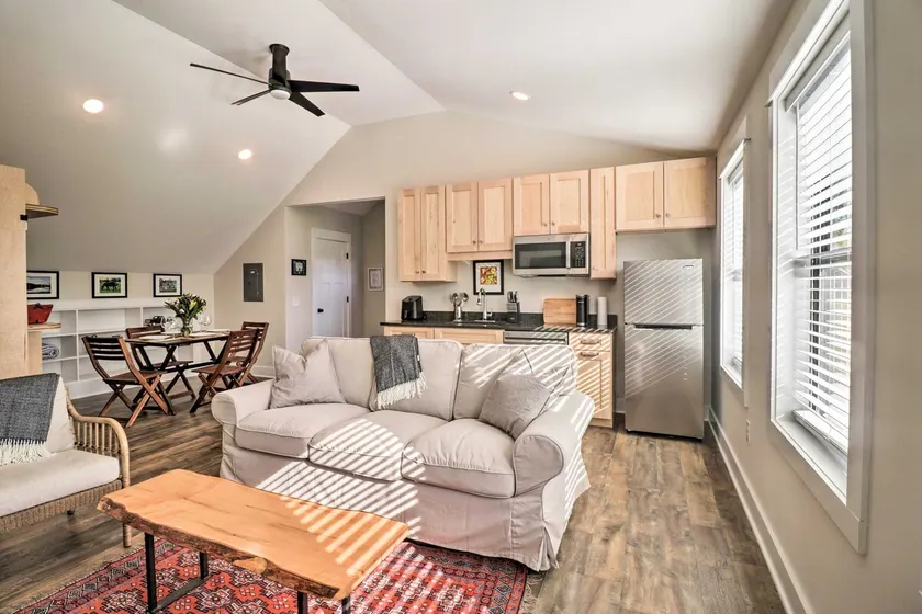 Bright Crozet Apartment w/ Mountain Views! - Image 1