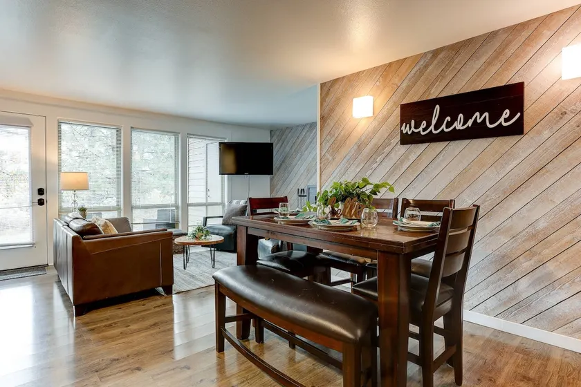 3 Master Suites. Pool, Hot Tub, A/C, Dog Friendly - Image 1