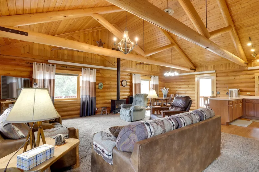Hill City Log Cabin Along Newton Creek! - Image 1
