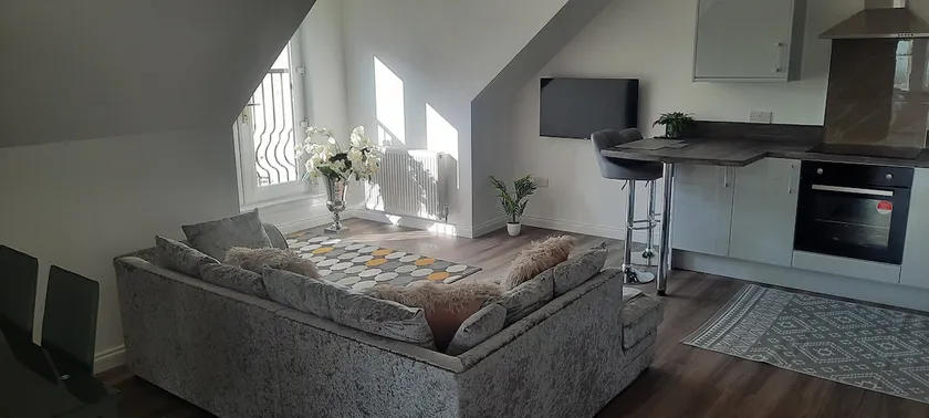 Lanarkshire Apartment- Views- Sleeps 4- Balcony - Image 1