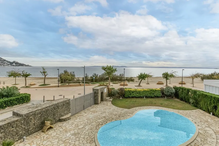 ROSES, ERSTE STRANDLINIE, PERFEKT FÜR FAMILIEN, POOL+WIFI+TIEFGARAGE+TV(Deutsch) - Image 1