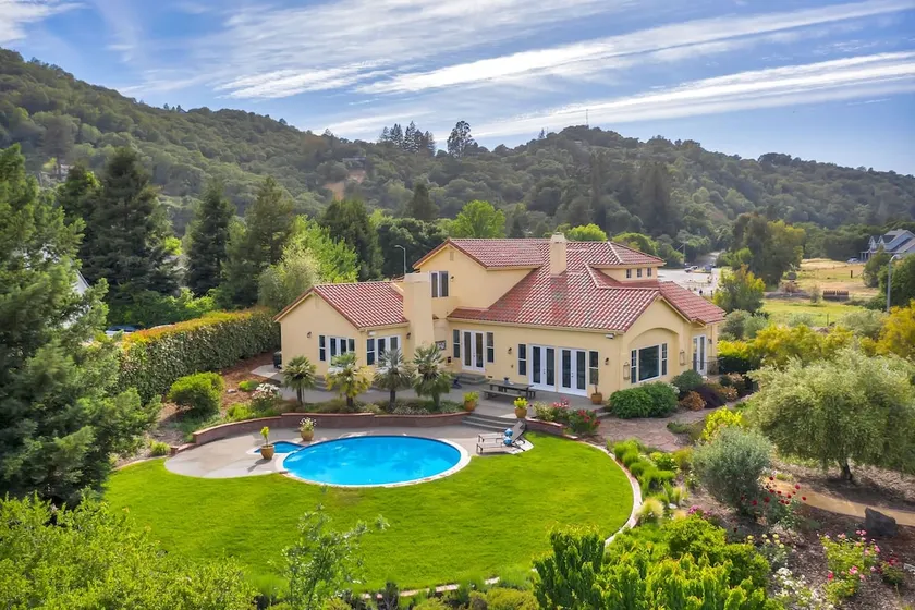Wine Country Luxury Retreat - Pool Sauna Spa Views - Image 1