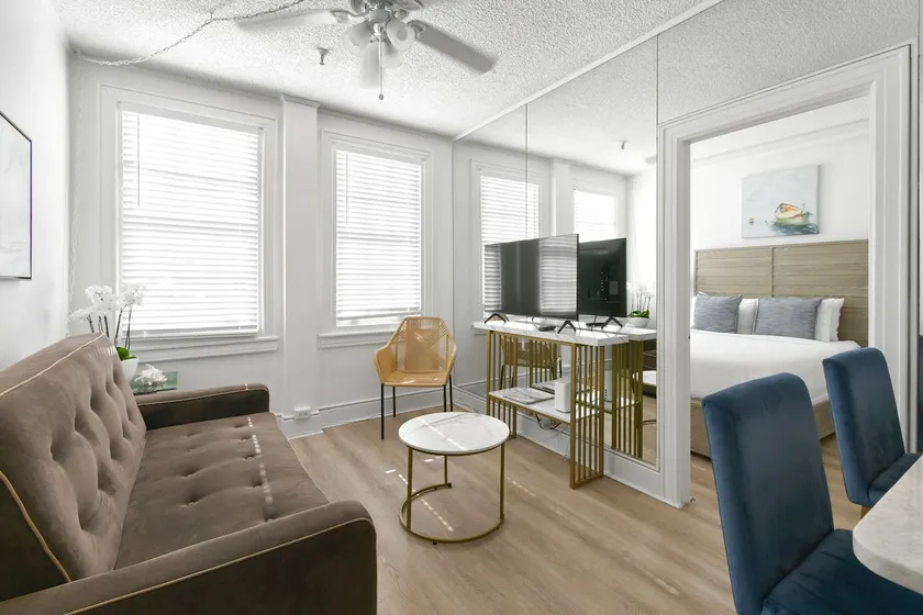 Pool/Valet/StepsToBeach/Dining/Garden 2br - Image 1