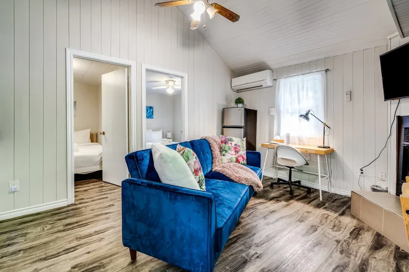 Renovated Muskoka cottage right on lake - Breeze - Image 1