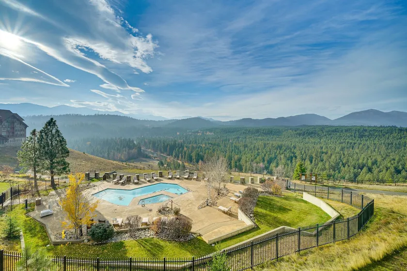 Mountain Views & Pool Access: Cle Elum Condo! - Image 1