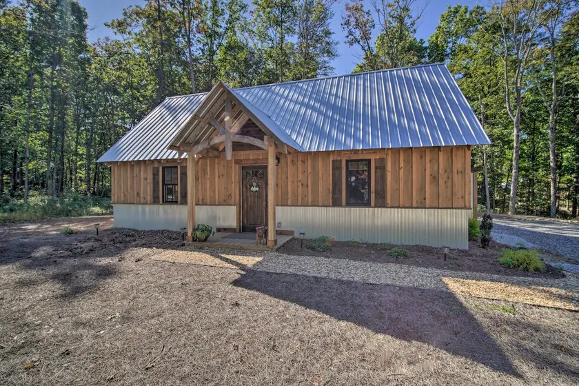 Stunning Cabin Getaway w/ Private Hot Tub! - Image 1