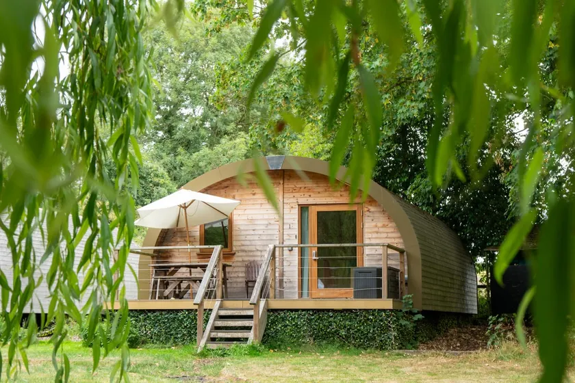 Echo: family cabin nr Newmarket Racecourse - Image 1