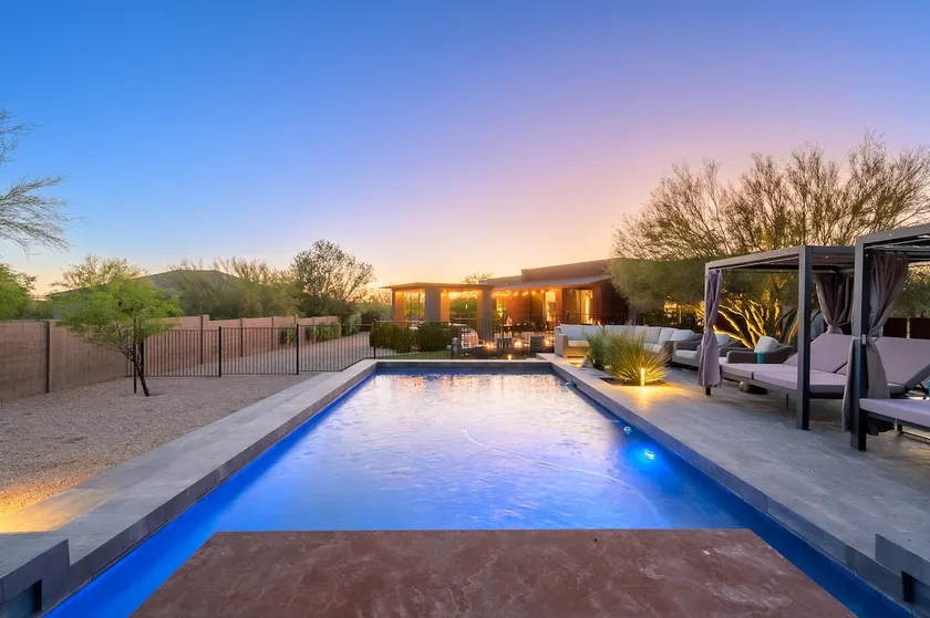 Custom Desert Modern 5 bedroom including Casita! Pickleball, Hot-Tub, Put-Put - Image 1