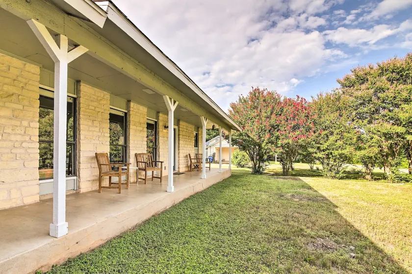 Bright Jonestown Retreat w/ Yard & Porch! - Image 1