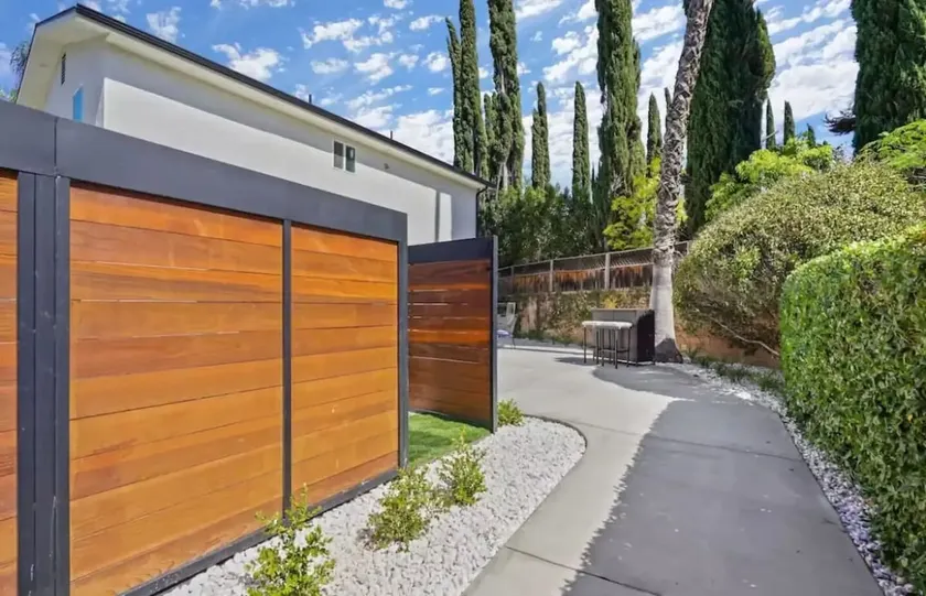 Modern Valencia Guesthouse|3BR/3BA |Near Six Flags - Image 1