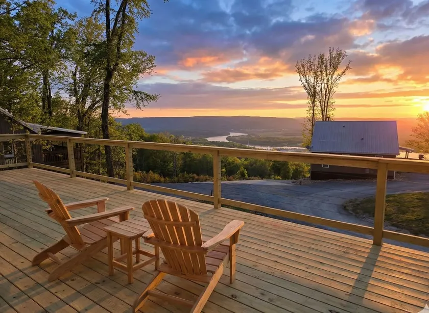 This is IT Cabin with a hot tub, fire pit, & indoo - Image 1