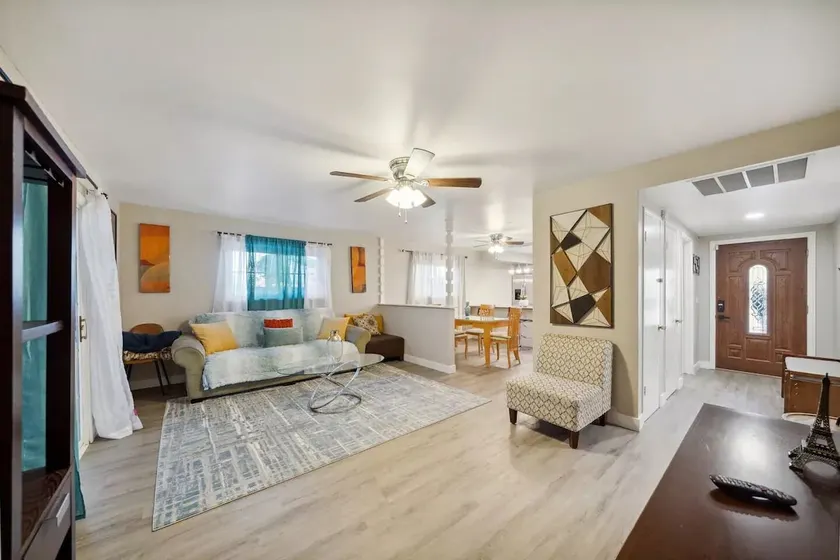Mountain Views | King Bed | Pet-Friendly - Image 1
