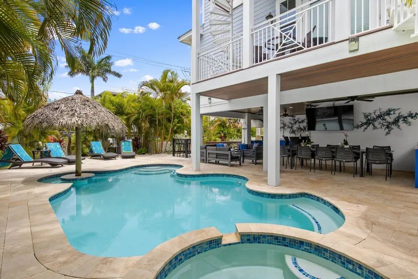 Fish Stix: Elevator, 4 Houses to Beach, Pool by Anna Maria Life Vacation Rentals - Image 1