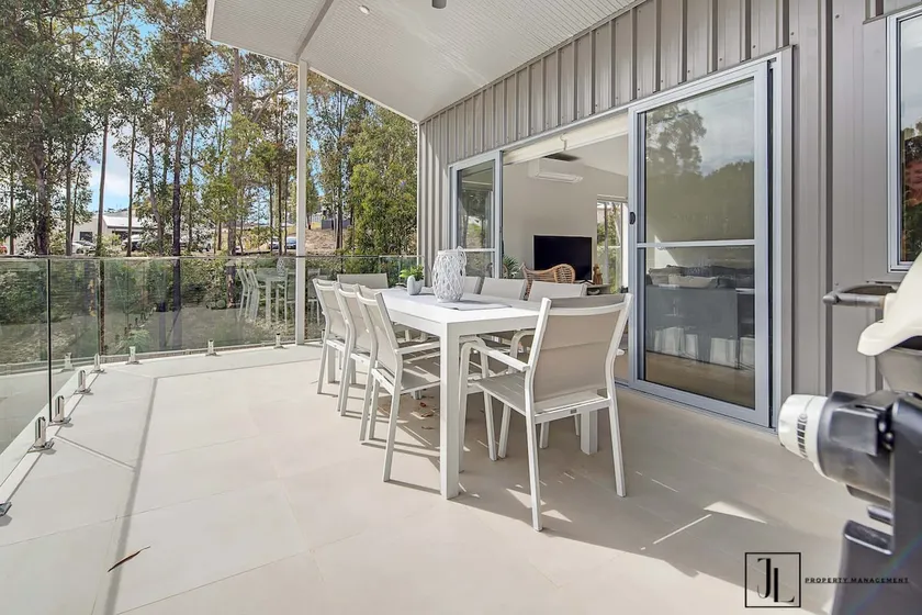 Modern Townhouse, Steps to Beach | Bay Dream - Image 1