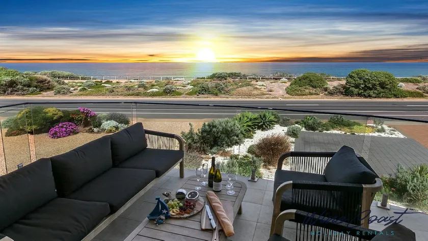 HaltandHide by Wine Coast Holiday Rentals - Image 1