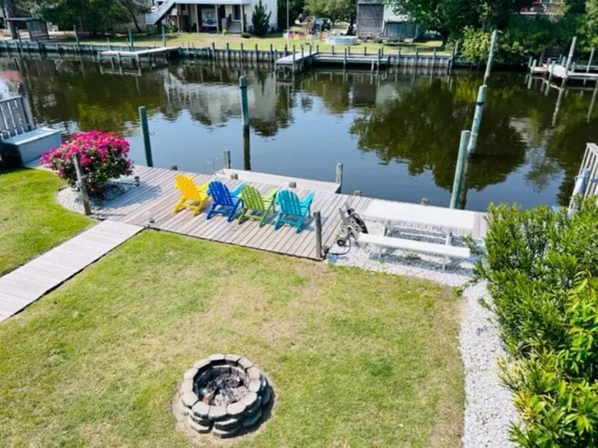 Waterfront! Hot Tub, Game Room, Kayaks, YMCA, Theater Room, Fire Pit, Dogs OK! - Image 1