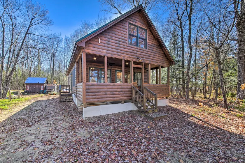 Inviting Webb Lake Cabin w/ Mountain Views - Image 1