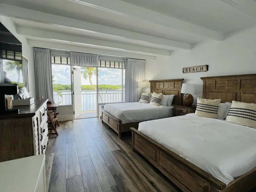 U215- 1 min walk to beach, restaurants, pools, gym - Image 1