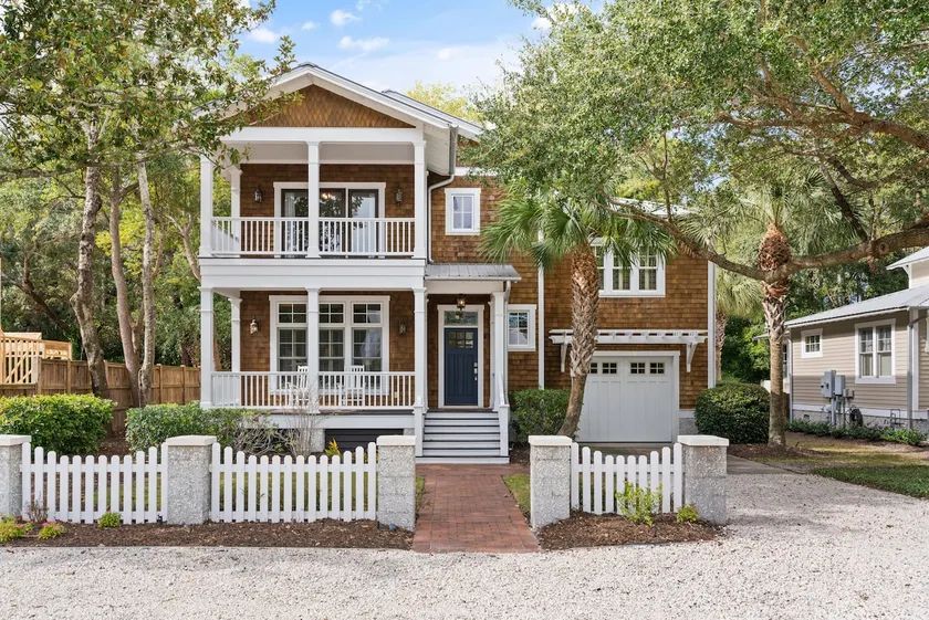 Comfy home located near the Pier and Village area, sleeps 6 - Image 1