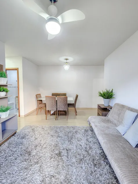 Central apartment with an en-suite, bedroom and garage. - Image 1