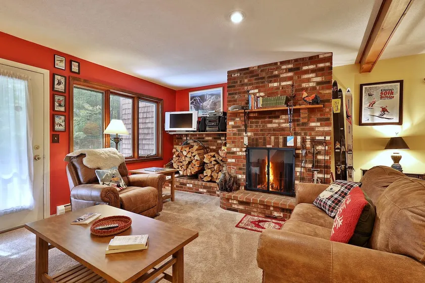 Charming Glazebrook Condo - 1 Mile to Lifts - Close to everything! J3 - Image 1