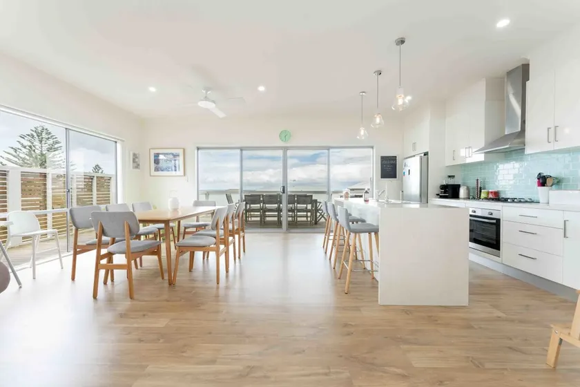 Boomer Beach Retreat - Family Escape by the Sea - Image 1