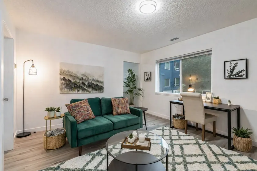 Lovely 1BR Private Downtown Hub - 10 - Image 1