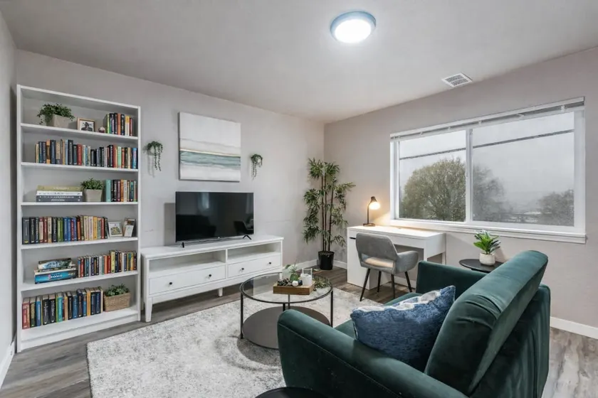 New Remodeled Private 1BR Downtown - 4 - Image 1