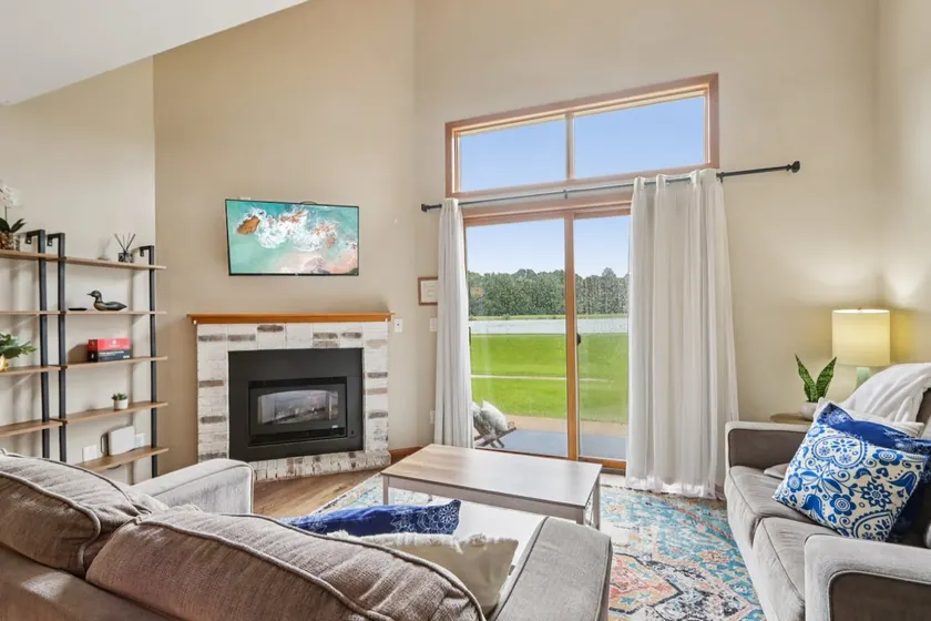Waterfront Boho Retreat - Image 1