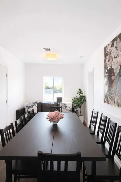 Hollywood Oasis Spacious Home with Large Backyard - Image 1