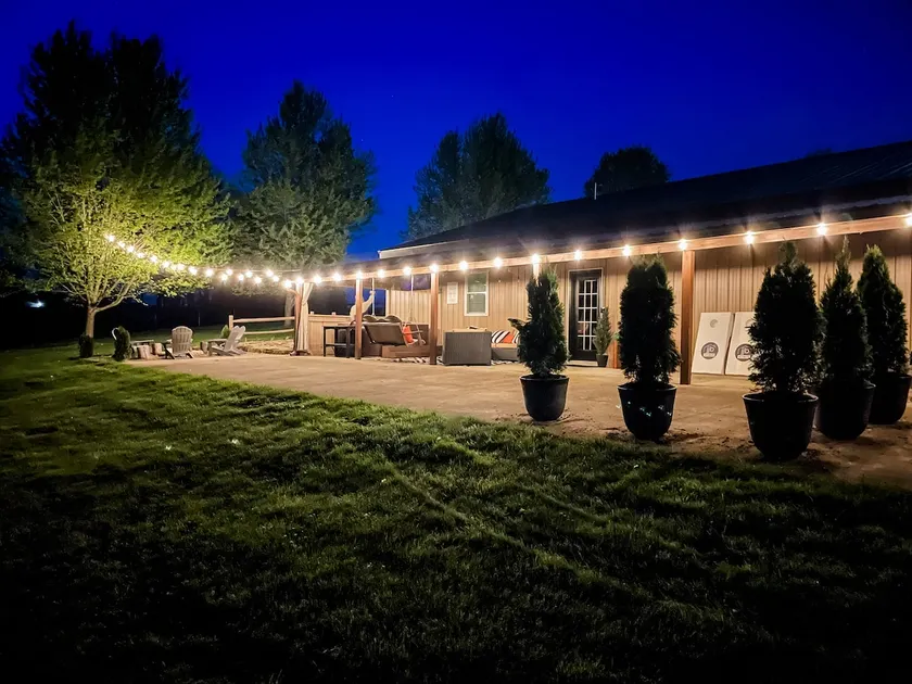 Hot Tub • Fire Pit • Pool Table • Ping Pong - Image 1