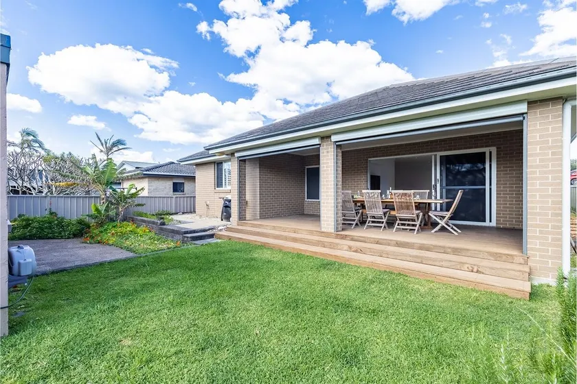 13 Morna Point Rd pet friendly boat parking house on one level - Image 1