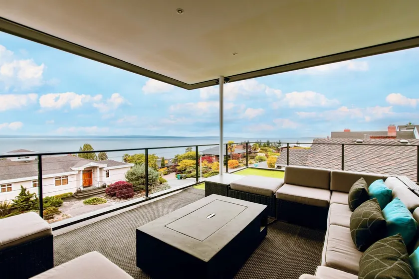 Stunning Panoramic Views Hot Tub Modern 4BR Home - Image 1