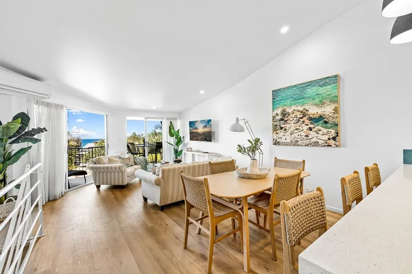 3 Andari, Sunshine Beach ~ Modern Apt, 1 Min Beach - Image 1